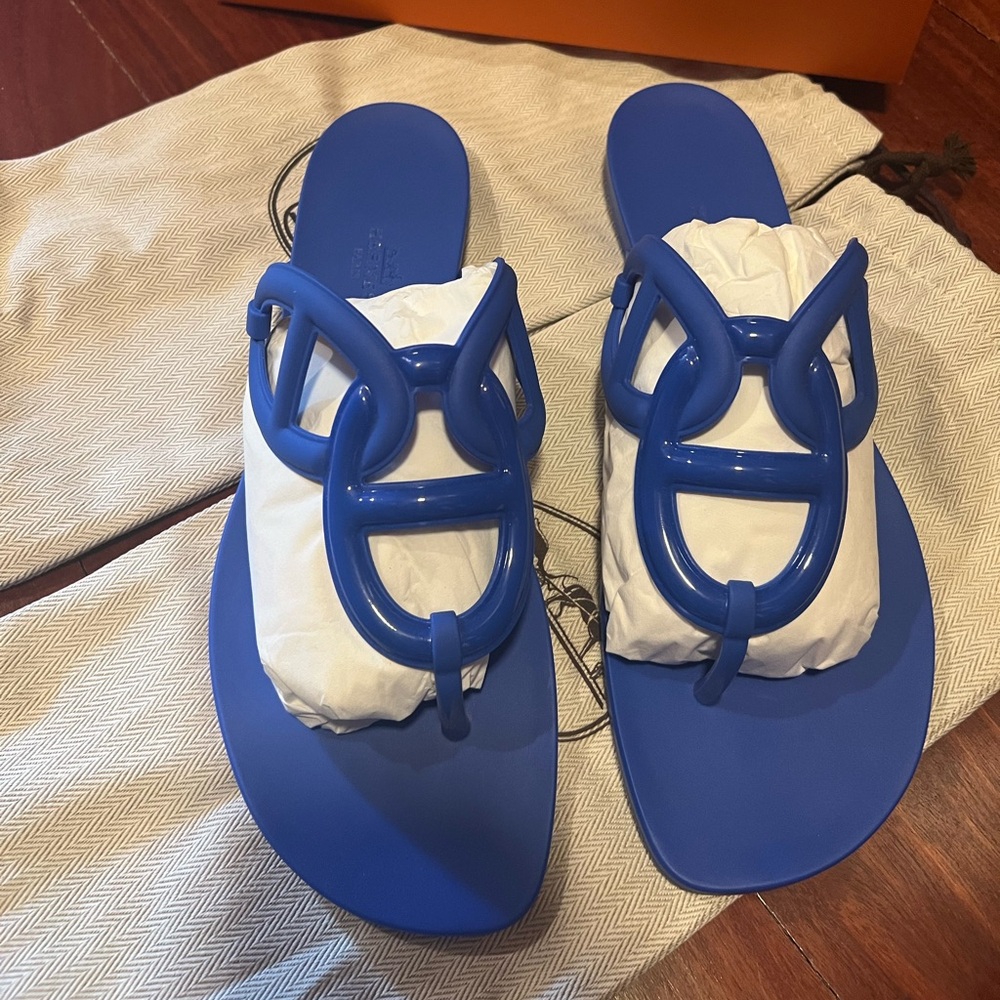 Hermes- Egerie rubber sandal.